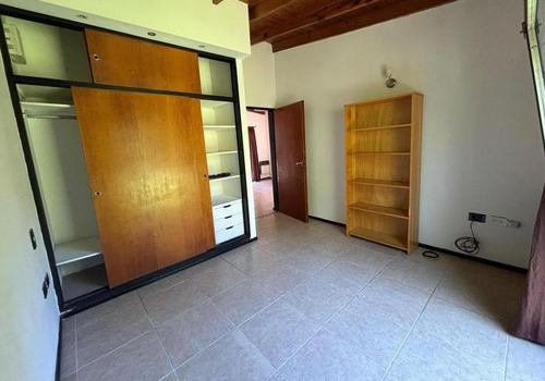 Casa En Venta - 1 Dormitorio 1 Baño - 55.80mts2 - City Bell