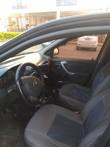 Renault Logan 2012 1.0 16v Authentique Hi-flex 4p