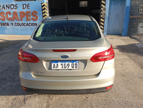 Ford Focus III 1.6 Sedan S