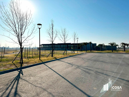Terreno En Venta En El Exclusivo Barrio Cerrado Vida Club De Campo Funes