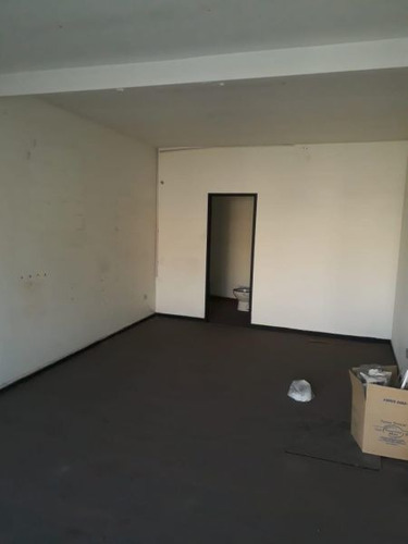 Imagen 4 de 6 de Venta De 3 Locales Al Frente