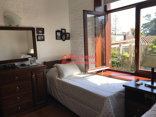 Casa En Mansa 4 Dormitorios Con Piscina Y Barbacoa- Ref: 5471