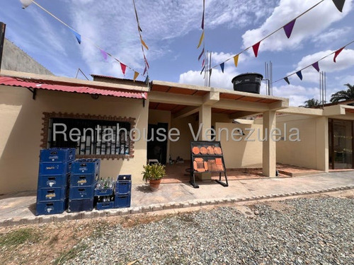 En Venta Terreno Con Locales En Santa Rosa, Maracay (jbra)