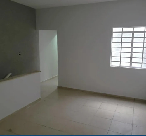Imóvel Com Duas Casas E Galpão Comercial Com 290 Metros.