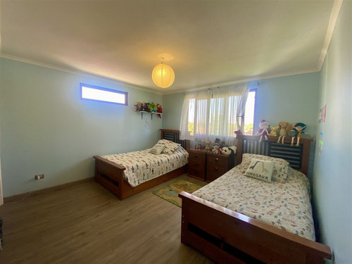 Oferta! Casa En El Carmen De Huechuraba 6d Más Serv.