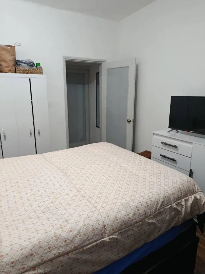 Alquiler Apartamento 1 Dormitorio Con Balcón Al Frente Bajos Gastos Comunes En Tres Cruces · Foto 4