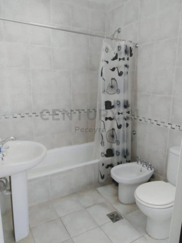 Imagen 29 de 30 de 132 Entre 64 Y 65. Departamento De Dos Dormitorios En Venta, Los Hornos.-