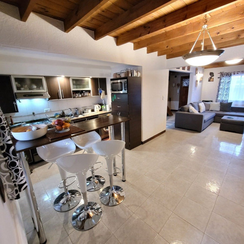 Imagen 10 de 30 de Duplex 3 Ambientes En Dos Plantas Con Patio, Impecable Estado, Los Pinares