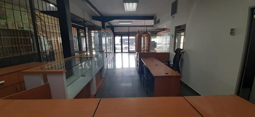 Imagen 10 de 15 de Local En Alquiler Av Miranda Barcelona