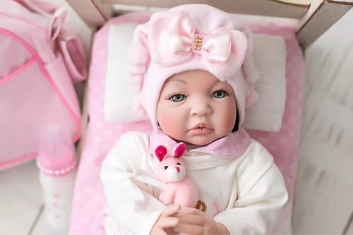 Imagem 1 de 7 de Bebê Reborn Barata Promoção Mamadeira Chupeta - 17 Itens