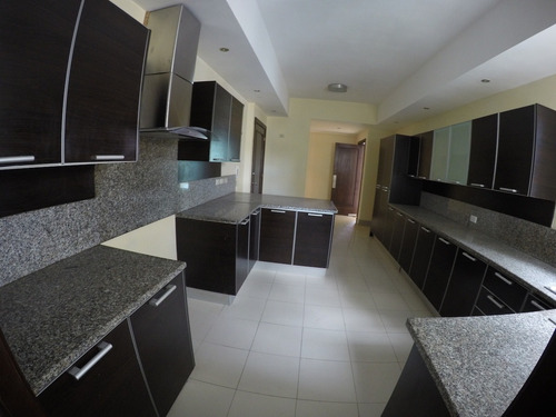 Imagen 7 de 14 de Hermoso Apto. 300mt2 Balcón Estudio 3habs 3baños 3 Parqueos