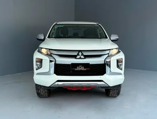 Mitsubishi L200 2.4 GLX 4x2 Mt