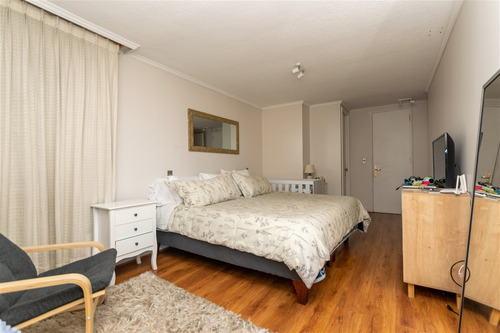 Departamento En Arriendo De 2 Dorm. En Las Condes / Bali Hai