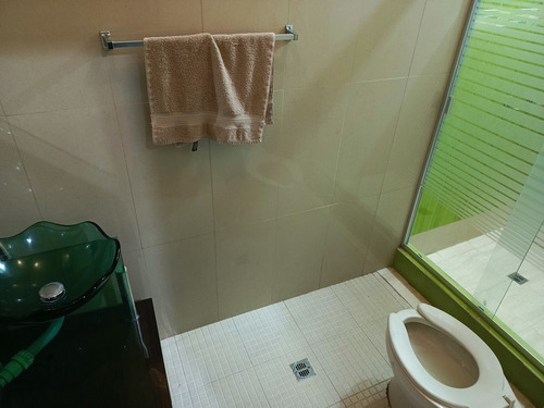 Alquilo Local/ Oficina 52m2 En Casa Comercial Urb. Los Caobos