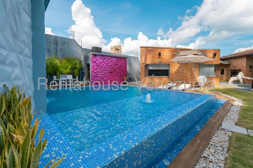 Hermosa Casa De 1 Nivel En Venta Ubicada En La Lagunita Country Club 25-7758