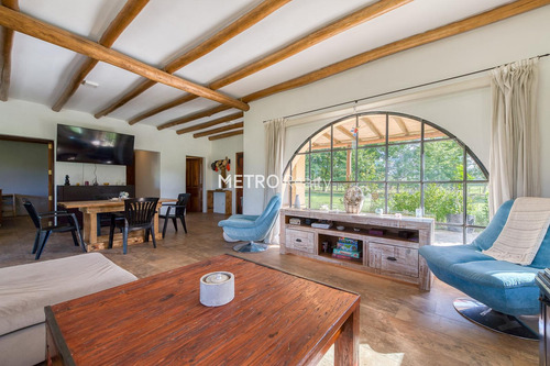Casa En Venta Sobre Lote De 1 Hectarea En Loma Escondida, Open Door