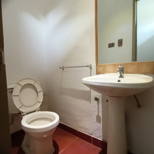 Casa Comercial En Arriendo Ñuñoa / Pedro De Valdivia