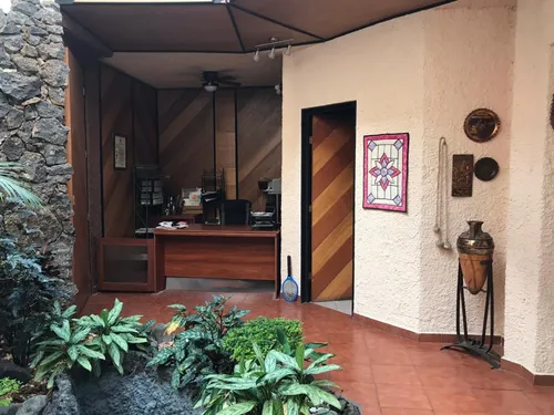 Casa En Venta Con Seguridad 24/7, Alberca Y 4 Rec. En Palmira... 7,700,000
