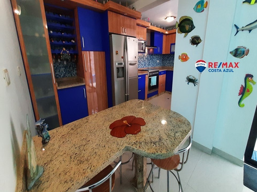 Imagen 5 de 12 de Remax Vende Casa Remodelada Full Equipo En Exclusivo Conjunto Casas Del Mar En Tucacas