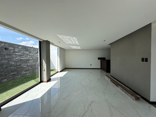 Casa En Venta Lomas De Angelopolis 2 Parque Lisboa Con Cancha De Paddle