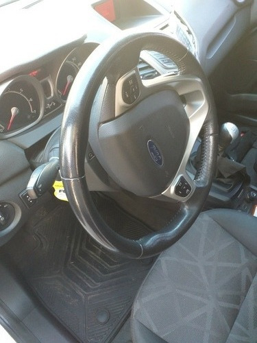 Ford Fiesta Kinetic Titanium 2013