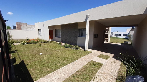 Imagen 2 de 18 de Casa - Funes City