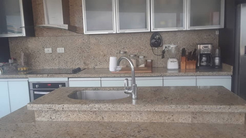 Apartamento En Residencias Vincenzo, Urbanizacion Costa Azul Ic-00158