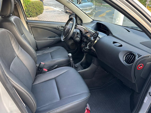 Toyota Etios ETIOS XLS Sedan 1.5 Flex 16V 4p Mec.