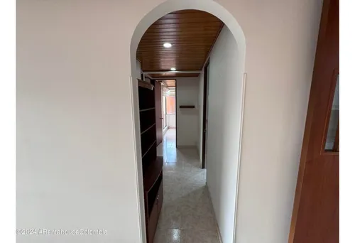 Apartamento En Modelia Occidental Rah Co: 25-142