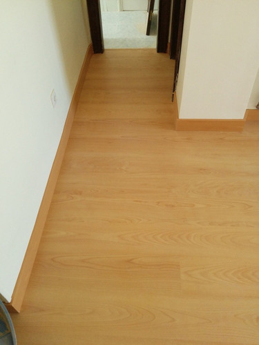Imagen 3 de 5 de Piso Flotante 7mm Kronoswiss Siml Madera X M²