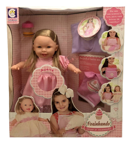 Boneca Real Menina Cozinhando Com A Mamãe - Com Cabelo Loiro Linda Parece De Verdade Estilo Reborn - Fala Emite Sons - Com Acessórios De Cozinha - Cotiplás Brinquedos
