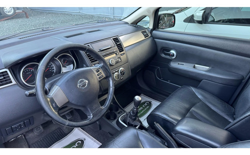 Nissan Tiida 1.8 SL 16V FLEX 4P MANUAL