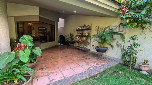 Casa En Venta En Providencia Espacios Amplios