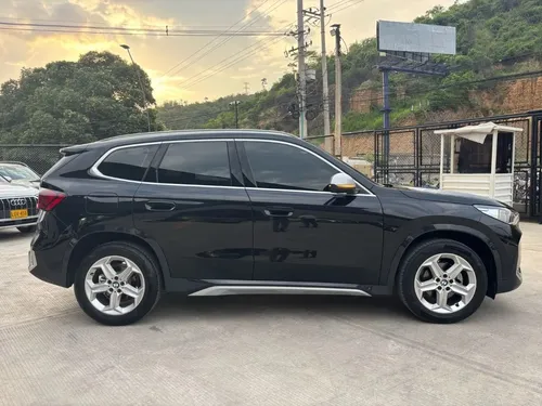 BMW X1 SDRIVE 18I XLINE AT 1500CC