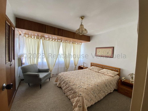 Magnífico Apartamento En Alquiler La Carlota Full Amoblado, Con Excelente Distribución, Amplio Y Luminoso Consta De 141 Mts2, Vi Mls #24-11566