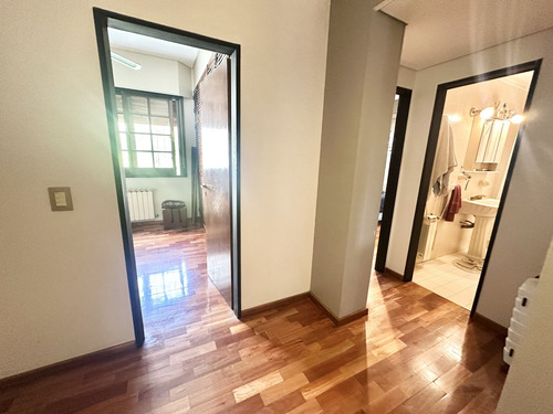 Venta De Hermosa Casa En Parque Chacabuco