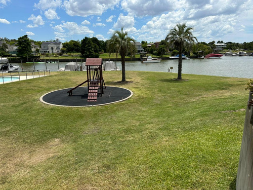 Venta Departamento En La Isla Del Canal, Nordelta Frente Al Río