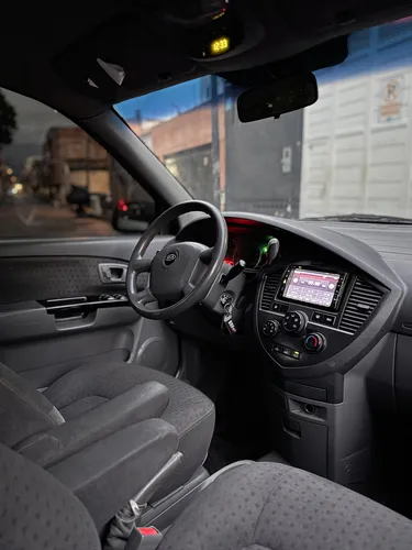 Kia Carens 2.0 Lx 7 Cool