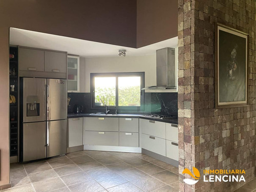 Imagen 7 de 24 de Casa En Venta - 3 Dormitorios - Santa Rita
