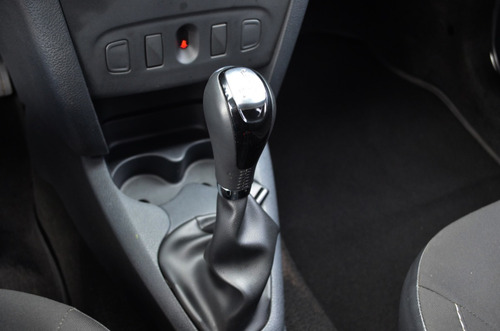 Imagen 21 de 22 de Renault Logan Expresion 1.6 Automatico Sedan