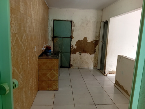 1 Quarto,sala,cozinha,banheiro,garagem Área De Serviço.