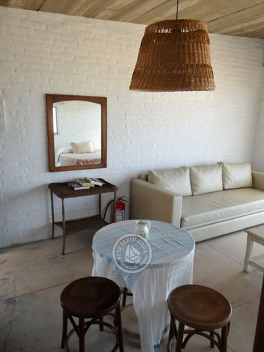 Miralejos - Loft Rojo (planta Alta) En Punta Del Diablo