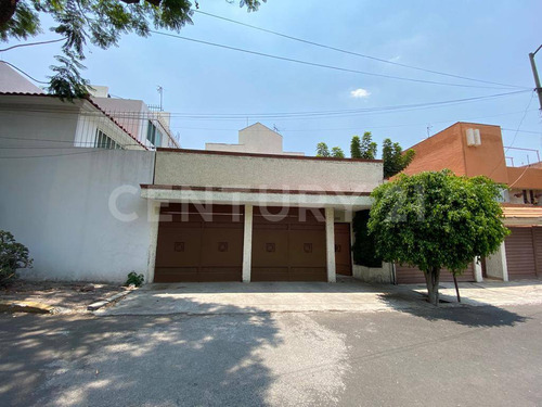 Casa En Renta, Colonia Villa Quietud, Coyoacán, Ciudad De México.