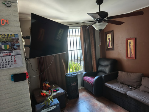 Casa 3 Dormitorios, 3 Baños, Living Comedor, Cocina Y Logia