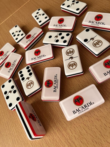 Domino Bacardi Jumbo Blanco + Cubilete Liso + Dados De Poke