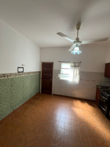 Casa En Venta En Isidro Casanova