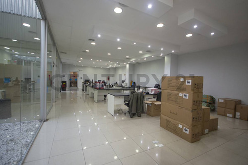 Venta Oficinas + Depósito + Cocheras - Financiación