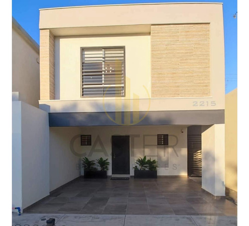 Casa En Guadalupe - 3 Recámaras, Alberca - Créditos Infonavit