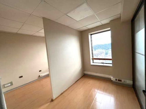 Oficina De 5 Privados, En Centro De Temuco (74299)