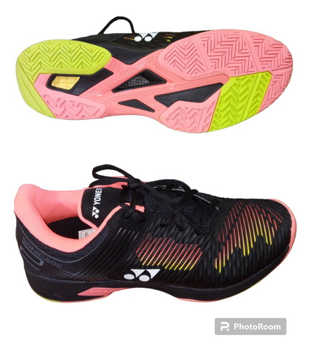 Zapatos Yonex ( Negro Con Rojos)